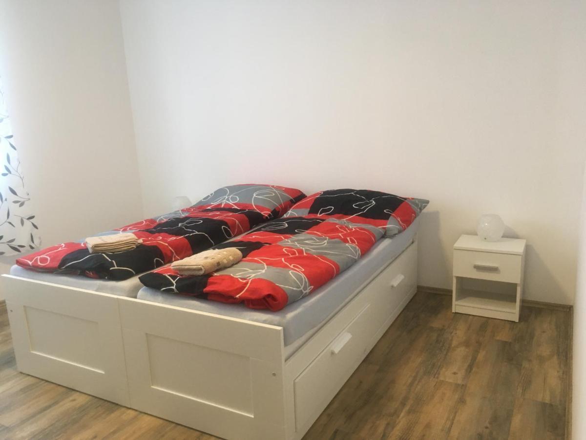 Ubytovani Pod Mezu Hlohovec Buitenkant foto