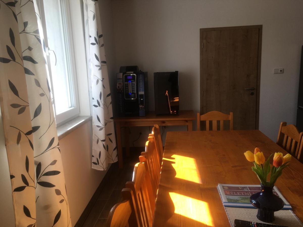 Ubytovani Pod Mezu Hlohovec Buitenkant foto